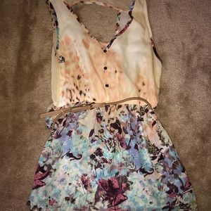 🔶 Daytrip by Buckle chiffon tank with belt - M